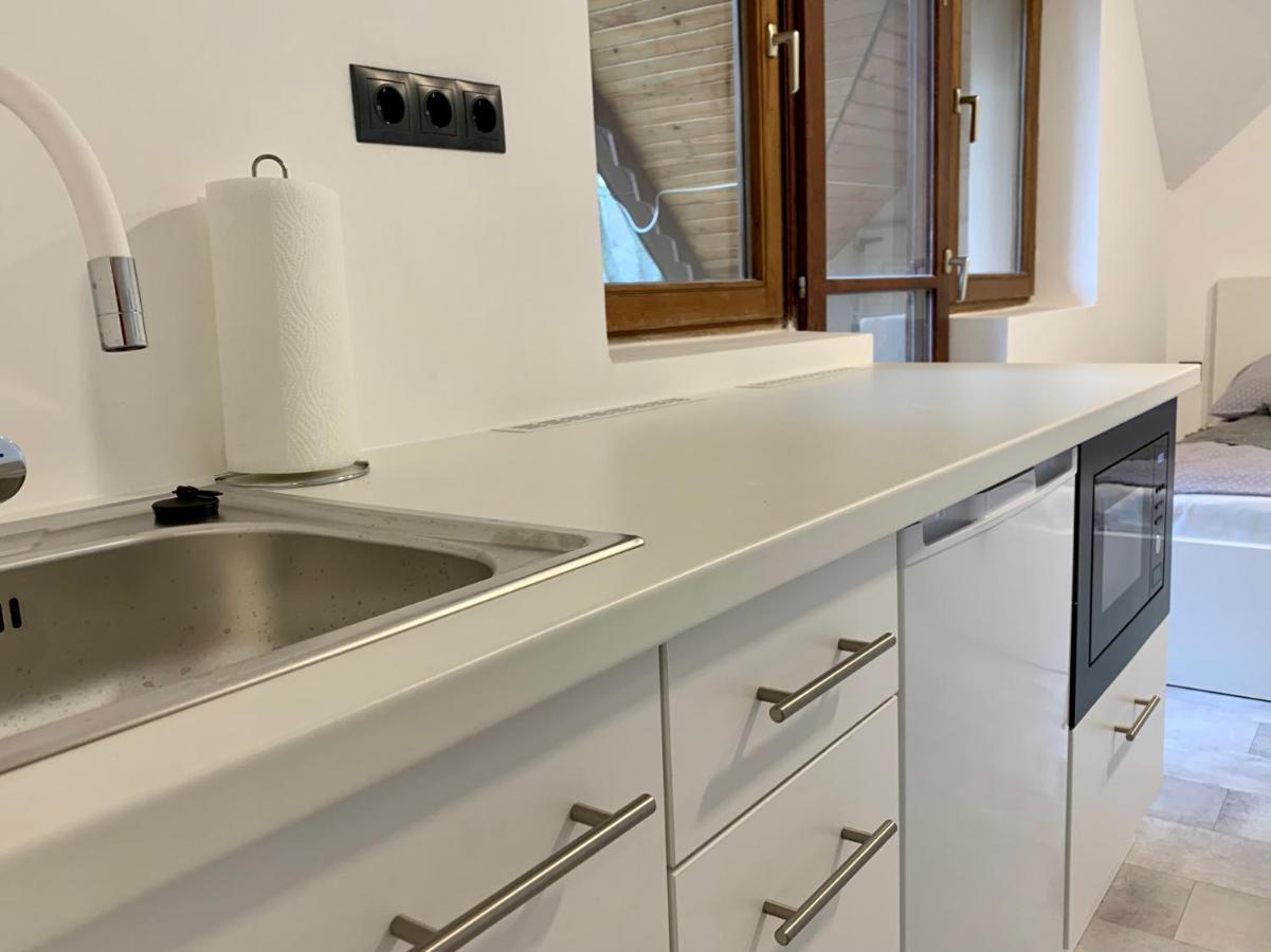 Vár-Lak Apartman Eger Esterno foto
