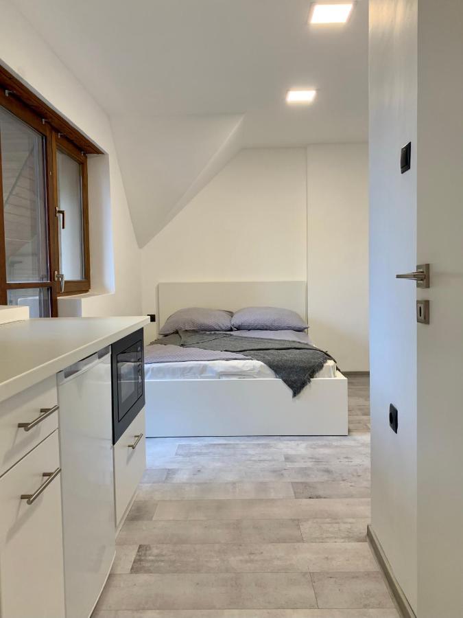 Vár-Lak Apartman Eger Esterno foto