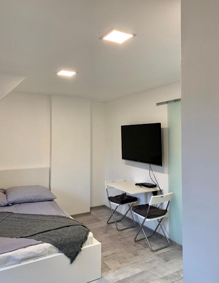 Vár-Lak Apartman Eger Esterno foto