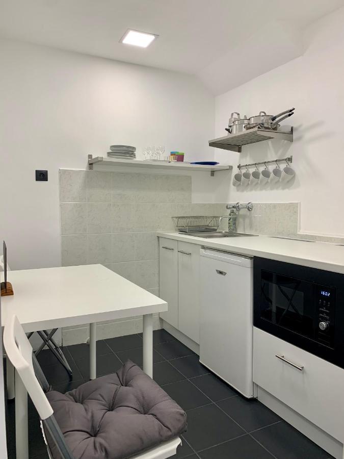 Vár-Lak Apartman Eger Esterno foto