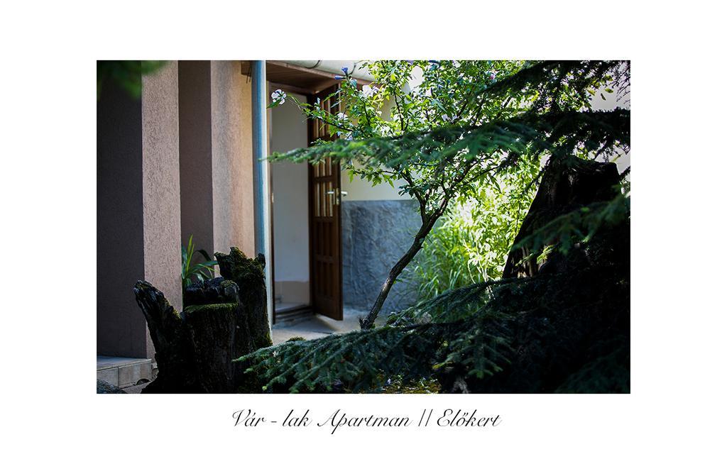 Vár-Lak Apartman Eger Esterno foto
